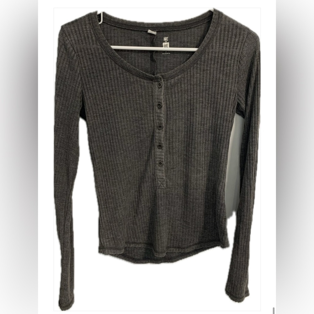 Me to We Essentials | Grey Long Sleeve (Size: Small)